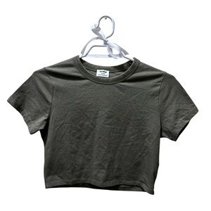 Cotton On army green size M cropped crop top short sleeve baby tee relaxed fit